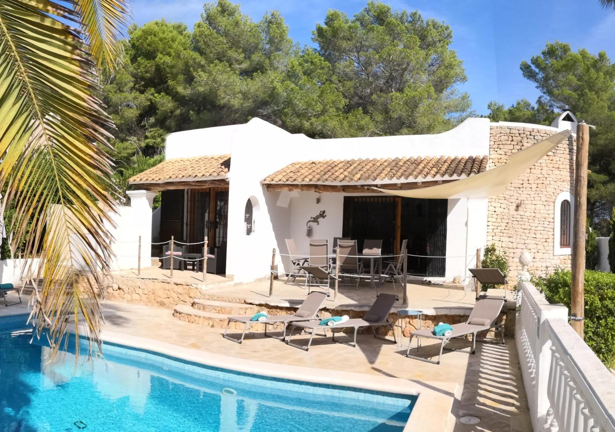 Private Villa Mit Eigenem Pool Unter Palmen Cala Llenya  Exterior photo